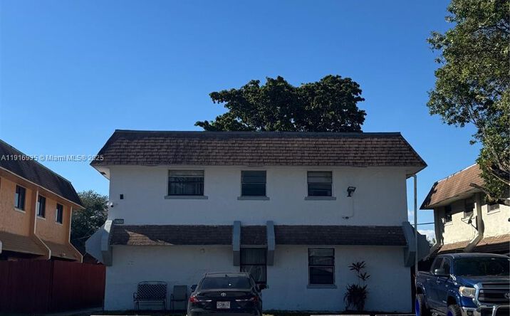 Pictures of Multifamily property located at 1741 SW 40th Ter, Fort Lauderdale, FL 33317 for sales - image #1