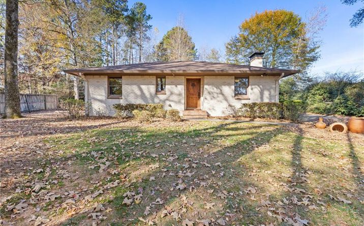 Pictures of Office property located at 851 Eva Kennedy Road, Suwanee, GA 30024 for sales - image #1