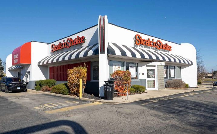 Pictures of Retail property located at 1825 Barrington Rd, Hoffman Estates, IL 60169 for sales - image #1