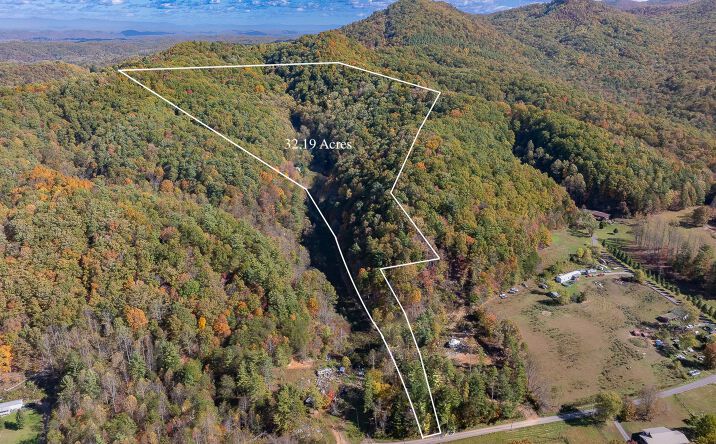 Pictures of Land property located at 809 Wyatt Hollow Rd, Bristol, TN 37620 for sales - image #1
