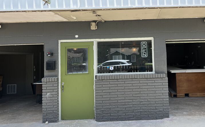 Pictures of Hospitality, Mixed Use, Retail property located at 210 E Kingsbury St, Seguin, TX 78155 for sales - image #1