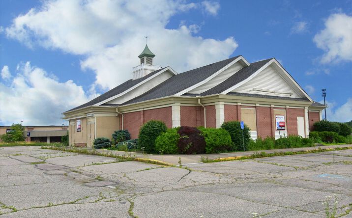 Pictures of Retail property located at 3281 Dayton-Xenia Rd, Dayton, OH 45434 for comps - image #1