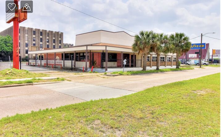 Pictures of Retail property located at 2214 Mangum Rd, Houston, TX 77092 for sales - image #1