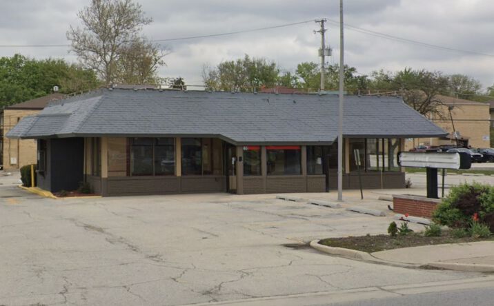 Pictures of Retail property located at 590 Roosevelt Rd, Glen Ellyn, IL 60137 for sales - image #1