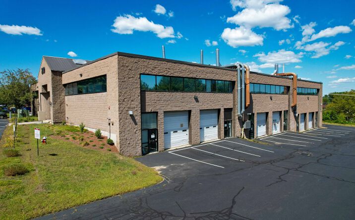 Pictures of Industrial, Office property located at 200 Turnpike Rd, Chelmsford, MA 01824 for sales - image #1