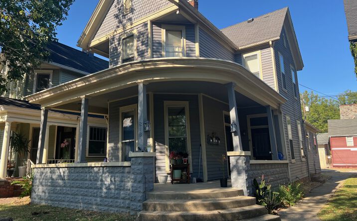 Pictures of Multifamily property located at 818 SE Riverside Dr, Evansville, IN 47713 for sales - image #1