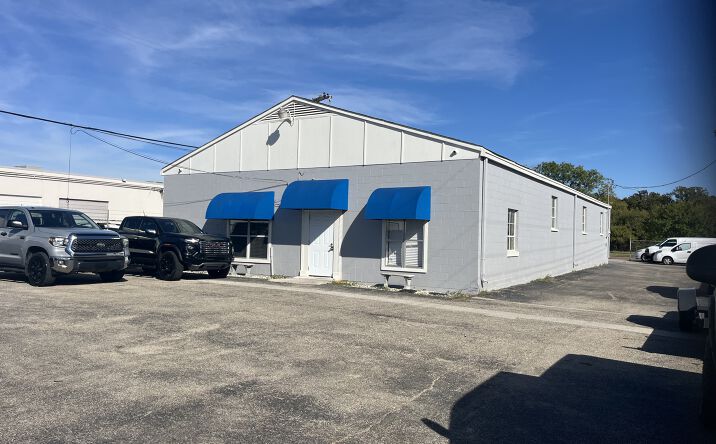 Pictures of Industrial, Mixed Use, Retail, Special Purpose property located at 925 Luke St, Irving, TX 75061 for sales - image #1