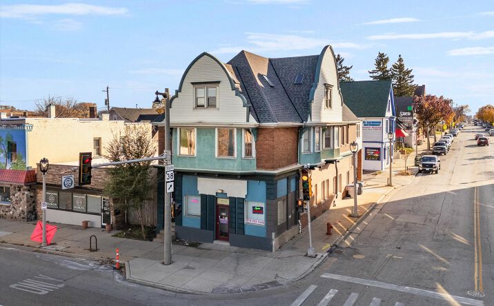 Pictures of Mixed Use property located at 573 W Lincoln Ave, Milwaukee, WI 53207 for sales - image #1
