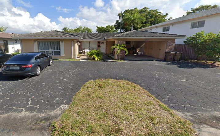 Pictures of Multifamily property located at 1421 SE 4th Street, Deerfield Beach, FL 33441 for sales - image #1
