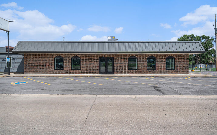 Pictures of Office, Retail property located at 3525 N 90th, Omaha, NE 68134 for sales - image #1
