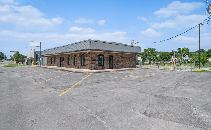 Pictures of Office, Retail property located at 3525 N 90th, Omaha, NE 68134 for sales - image #1