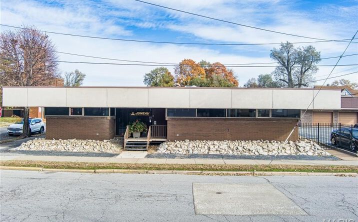 Pictures of Special Purpose property located at 2100 State Street, Granite City, IL 62040 for sales - image #1