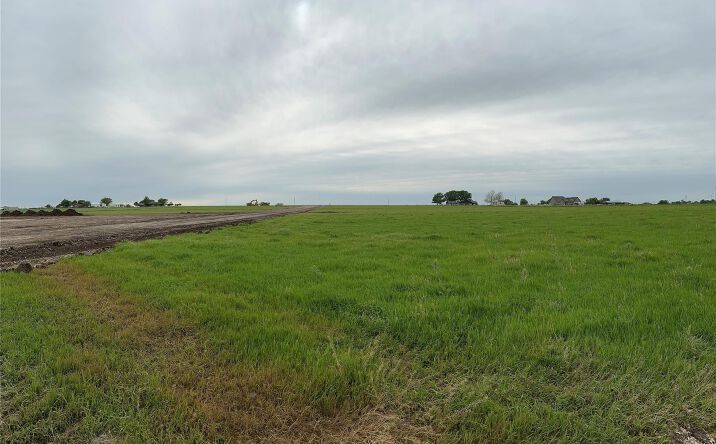 Pictures of Land property located at Lot 6 Villa Court, Era, TX 76238 for sales - image #1