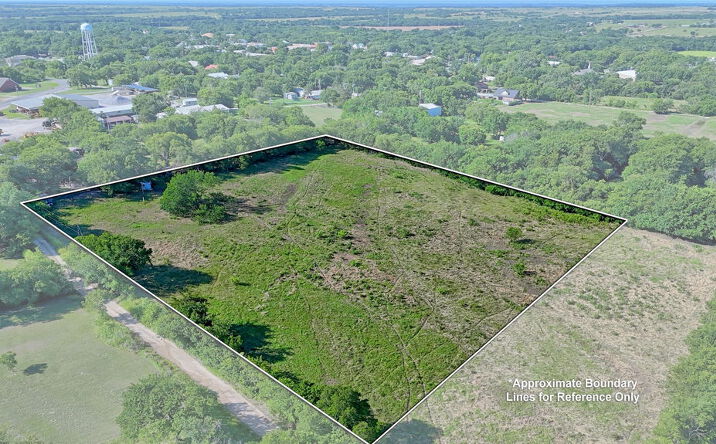 Pictures of Land property located at TBD Fleming Street, Saint Jo, TX 76265 for sales - image #1