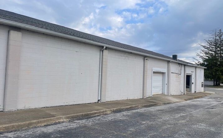 Pictures of Industrial property located at 301 W Mulberry St, Salem, IN 47167 for sales - image #1