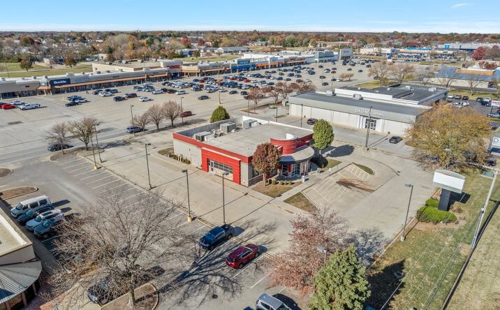 Pictures of Land, Retail property located at 2881 S Veterans Parkway, Springfield, IL 62704 for sales - image #1