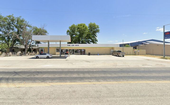 Pictures of Retail property located at 829 W Highway 57, La Pryor, TX 78872 for sales - image #1