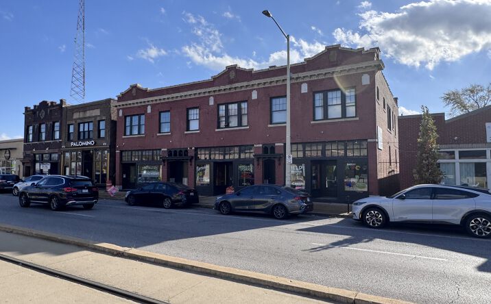 Pictures of Retail property located at 5878 Delmar Blvd, St. Louis, MO 63112 for sales - image #1