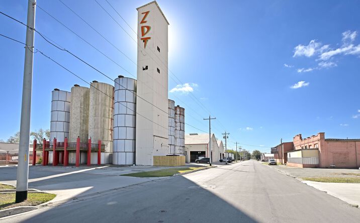 Pictures of Industrial property located at 1127 N Bowie St., Seguin, TX 78155 for sales - image #1