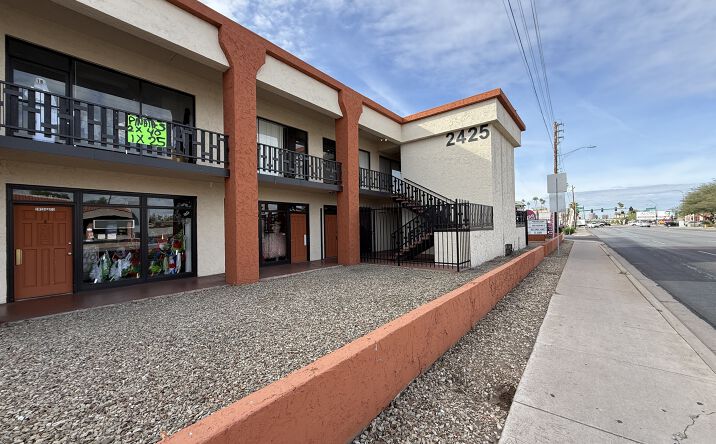 Pictures of Mixed Use, Retail property located at 2425 E Thomas Rd, Phoenix, AZ 85016 for sales - image #1