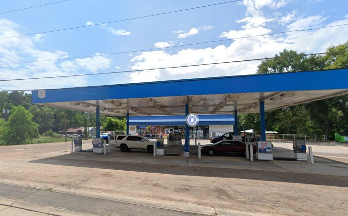 Pictures of Retail property located at 7843 US-11, Lumberton, MS 39455 for sales - image #1