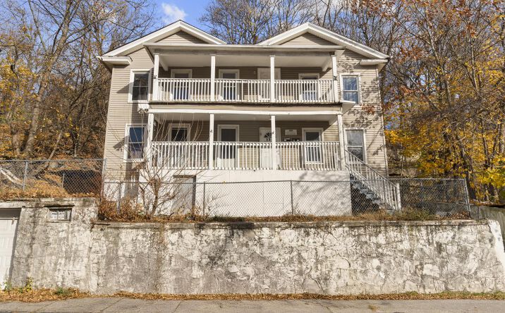Pictures of Multifamily property located at 156 Orange St, Waterbury, CT 06704 for sales - image #1