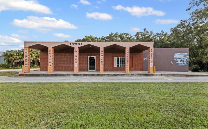 Pictures of Retail property located at 17751 NW Hwy 19, Fanning Springs, FL 32693 for sales - image #1