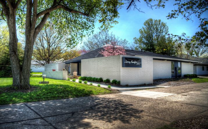 Pictures of Office, Retail property located at 2103 N Dunlap Ave, Champaign, IL 61820 for sales - image #1