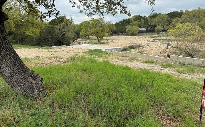 Pictures of Land property located at 7605 White Oak Dr, Lago Vista, TX 78645 for sales - image #1