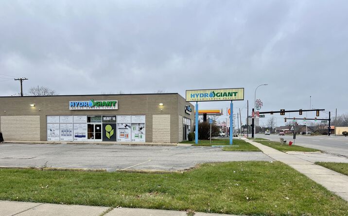 Pictures of Retail property located at 19363 Eureka Rd, Southgate, MI 48195 for sales - image #1