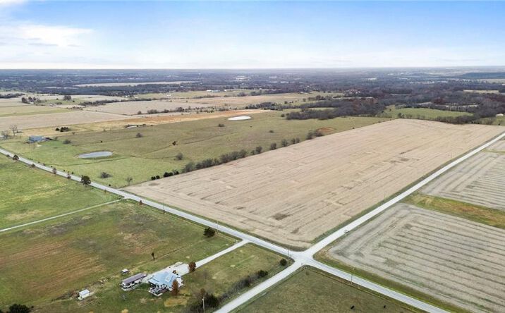 Pictures of Land property located at Lot 7 W 287th Street, Paola, KS 66071 for sales - image #1