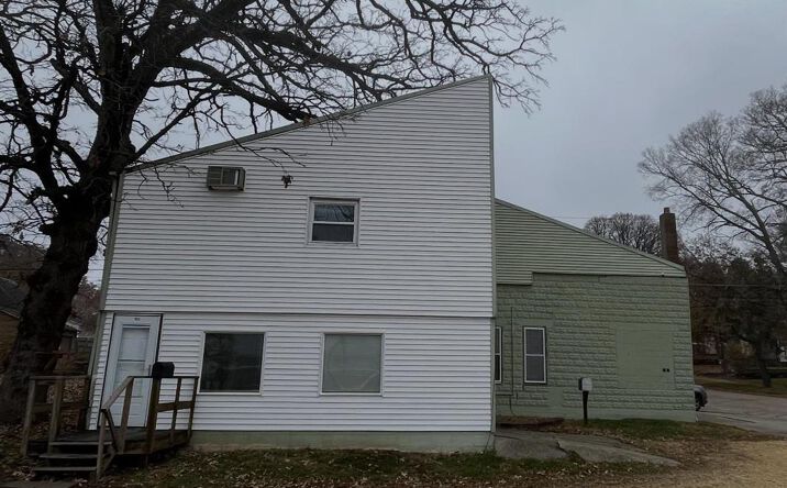 Pictures of Special Purpose property located at 1802 Camanche Avenue, Clinton, IA 52732 for sales - image #1