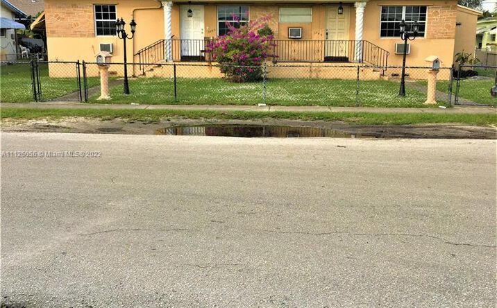 image of property at 5749 GRANT ST # 5753 Hollywood FL 33021-5158