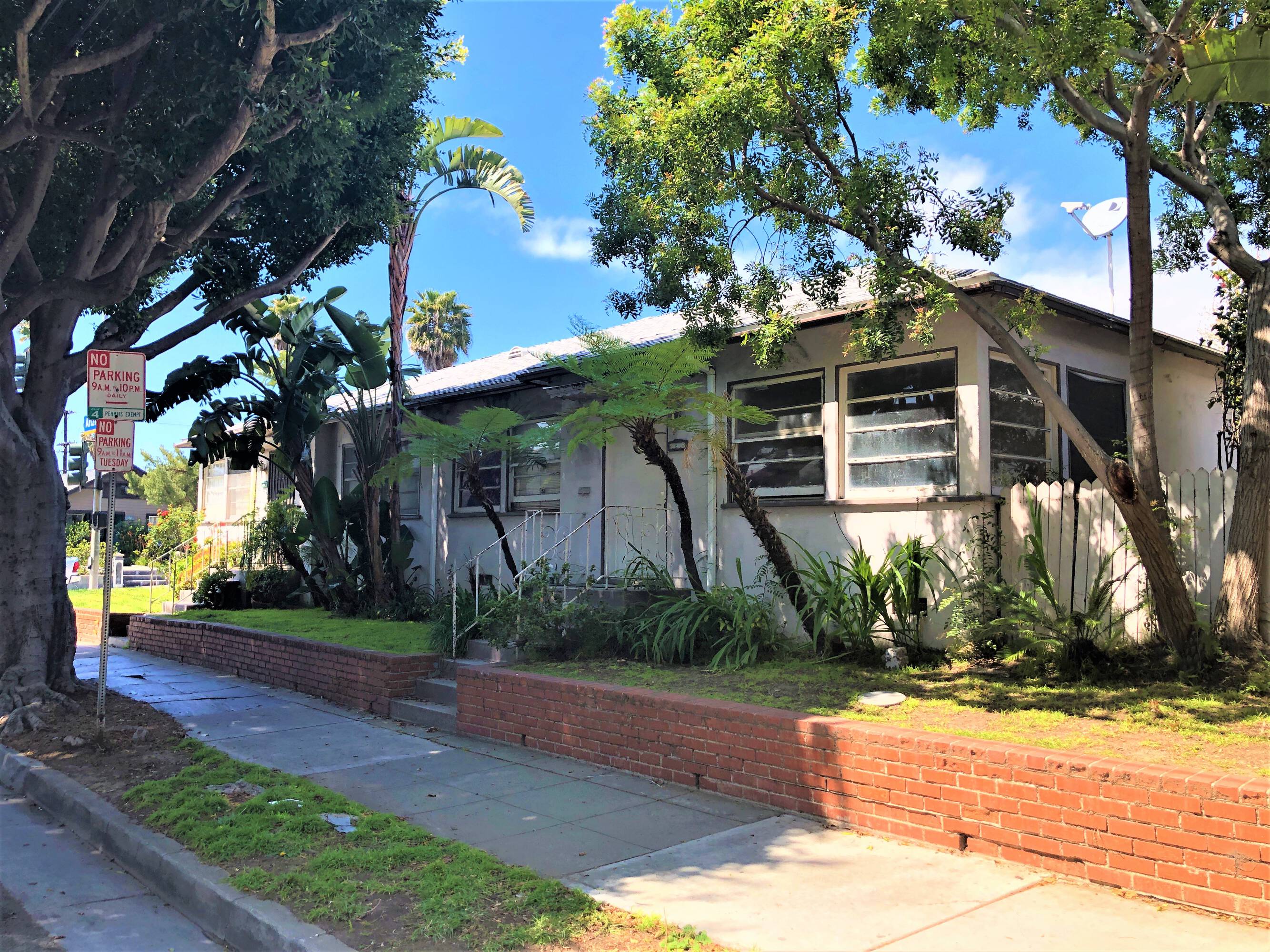 2601 Arizona Ave  