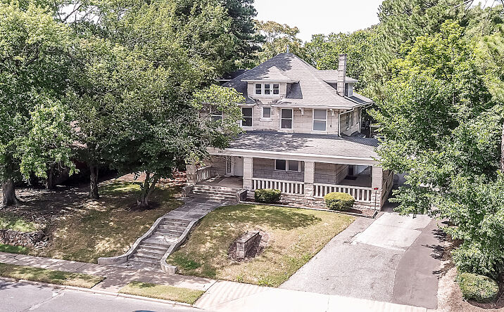 Pictures of Office, Multifamily property located at 1582 Poplar Avenue, Memphis, TN 38104 for comps - image #1