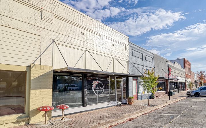 Pictures of Office property located at 115 S Main Street, Eufaula, OK 74432 for sales - image #1