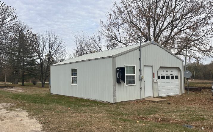 Pictures of Office property located at 416 E. North St., Grayville, IL 62844 for sales - image #1