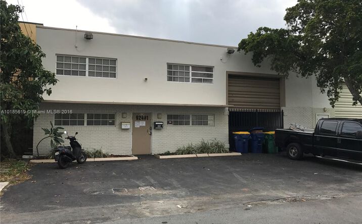image of property at 924 NW 1ST ST Fort Lauderdale FL 33311-8902