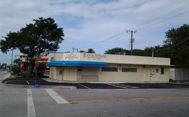 image of property at 6505 SW 40 ST Unincorporated County FL 33155-4829