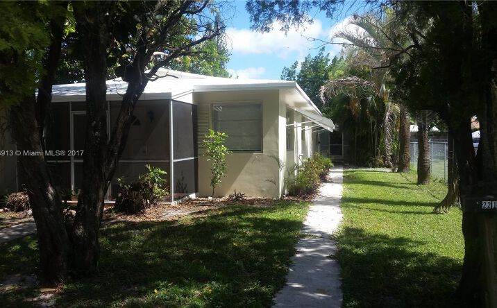 image of property at 2216-2218 WILSON STREET Hollywood FL 33020-2651