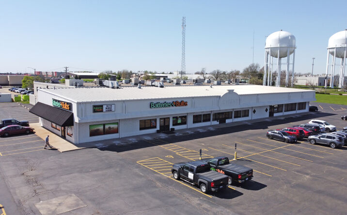 Pictures of Industrial, Mixed Use, Office, Retail property located at 8001 N University St, Peoria, IL 61615 for sales - image #1