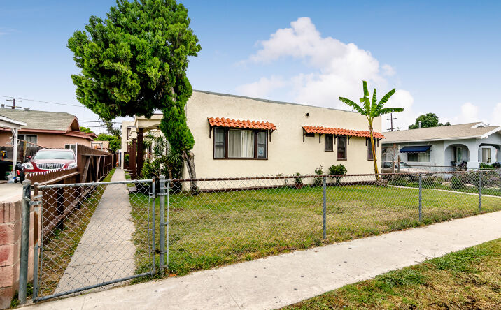 Pictures of Multifamily property located at 1509 Rose Ave, Long Beach CA 90813, Long Beach, CA 90813 for comps - image #1