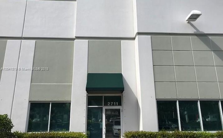image of property at 2711 NW 19TH ST Pompano Beach FL 33069-5232