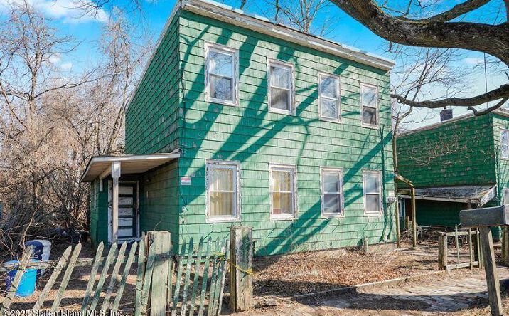 Pictures of Multifamily property located at 71-73 Kreischer Street, Staten Island, NY 10309 for sales - image #1