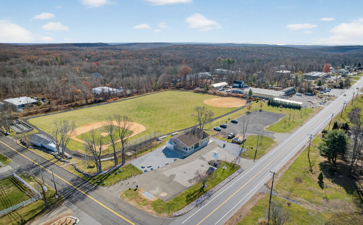 Pictures of Retail property located at 742 Amity Rd, Bethany, CT 06524 for sales - image #1