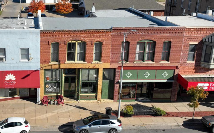 Pictures of Office, Retail property located at 708-710 N. Main St., Newton, KS 67114 for sales - image #1