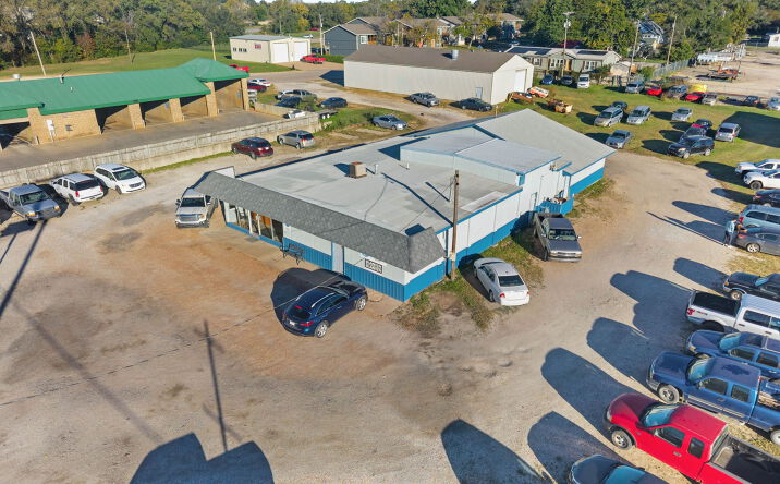 Pictures of Retail, Industrial property located at 2150 W Central Ave, El Dorado, KS 67042 for sales - image #1