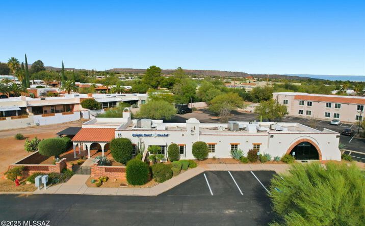 Pictures of Office, Retail property located at 86 W Esperanza Blvd, Green Valley, AZ 85614 for sales - image #1