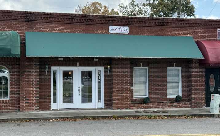 Pictures of Office, Retail property located at 734 Court St, Jacksonville, NC 28540 for sales - image #1