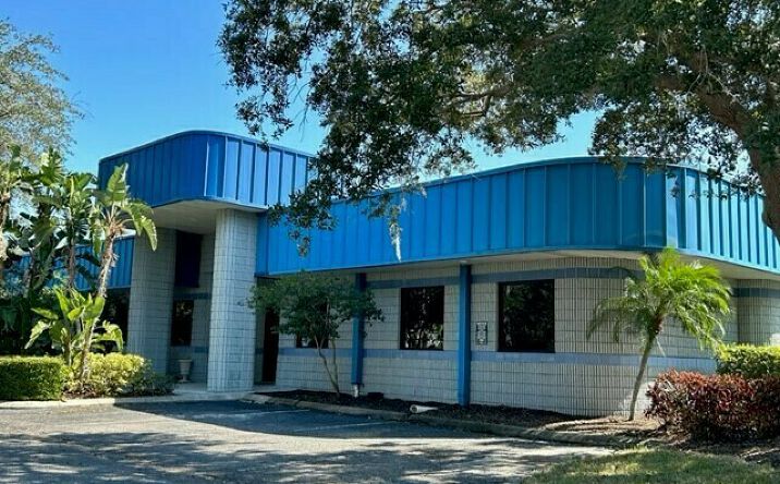 Pictures of Industrial property located at 7575-7565 Commerce Ct, Sarasota, FL 34243 for sales - image #1